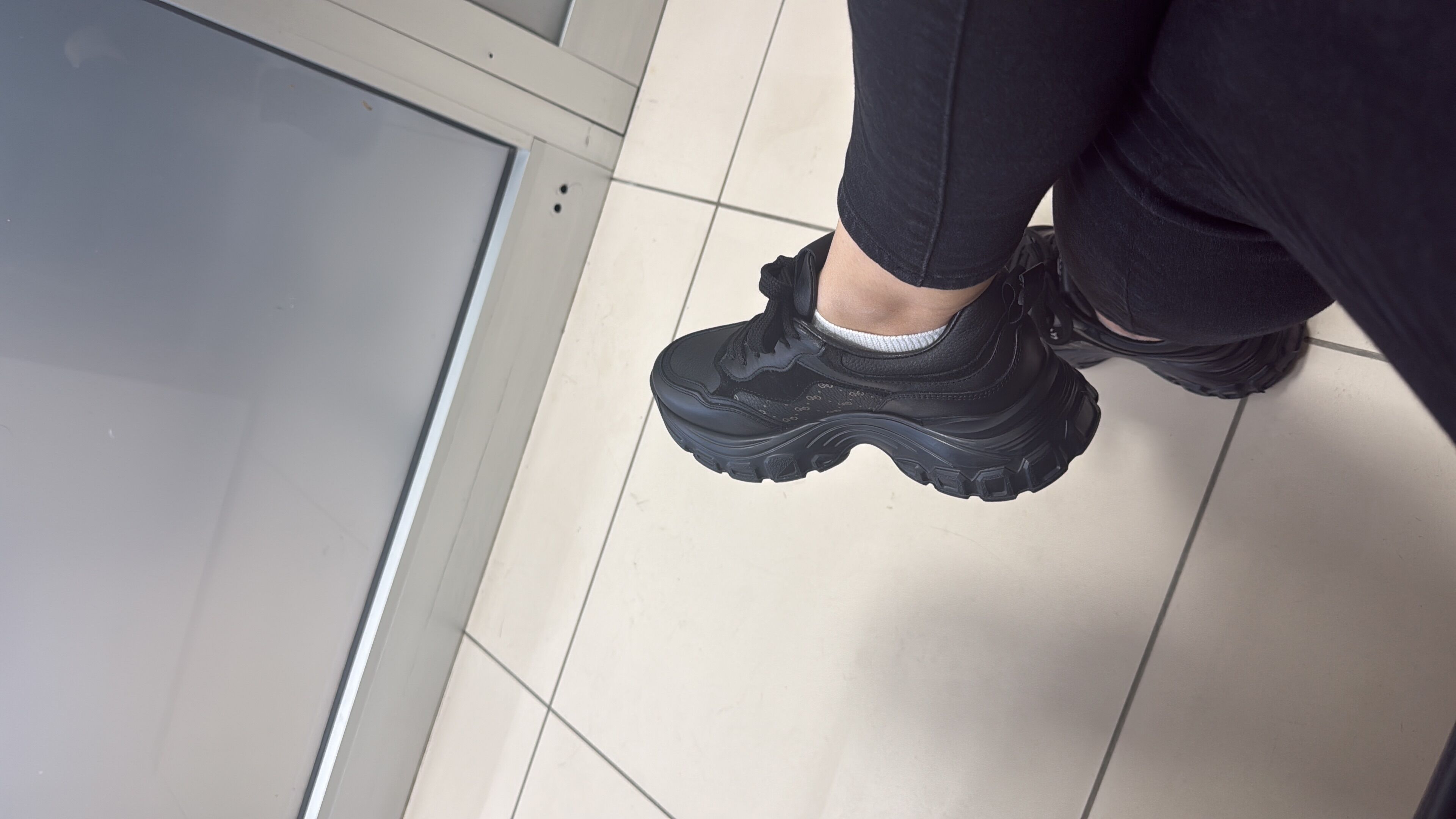 Kadın Siyah Hakiki Deri Spor Ayakkabı