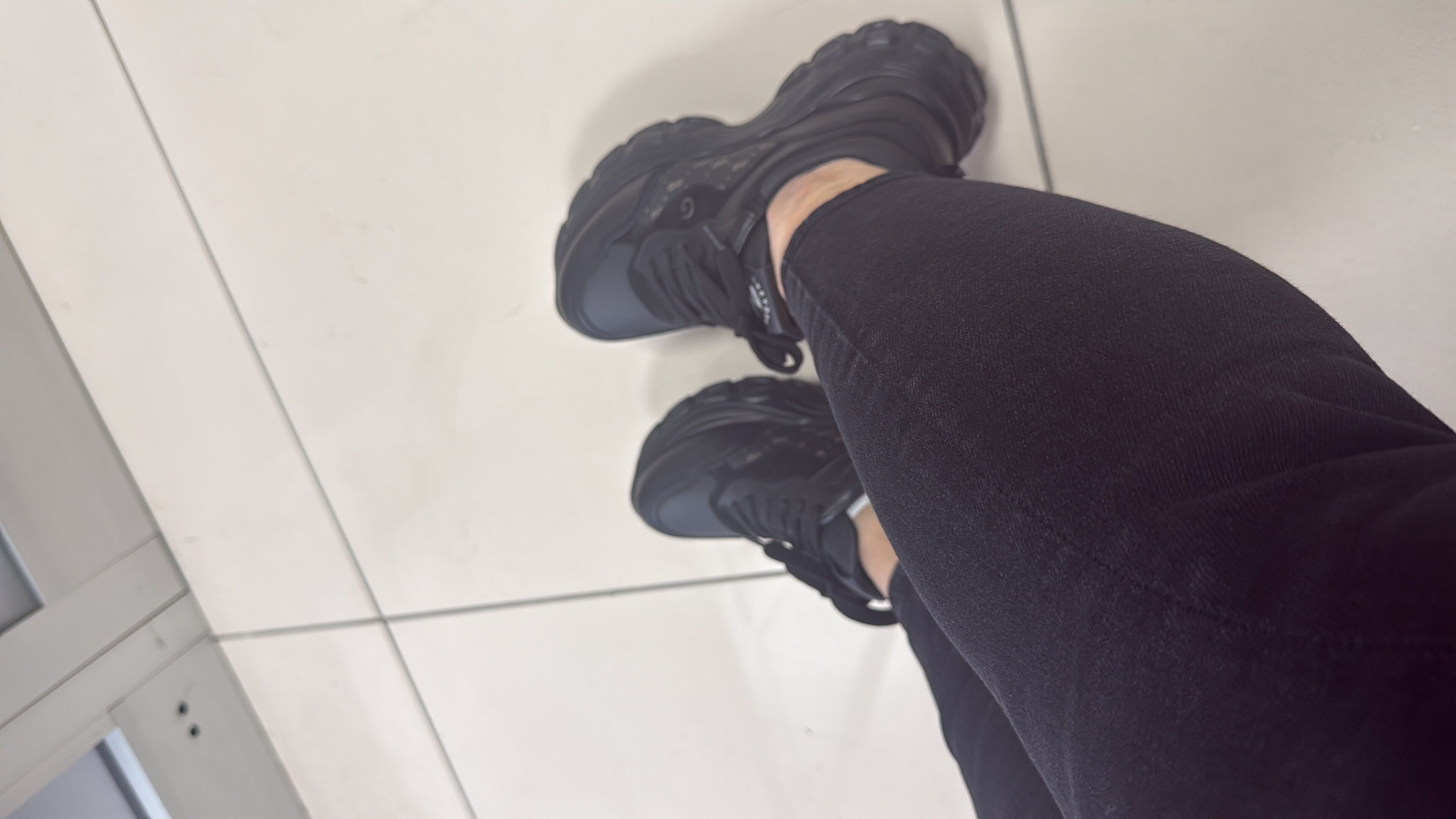 Kadın Siyah Hakiki Deri Spor Ayakkabı