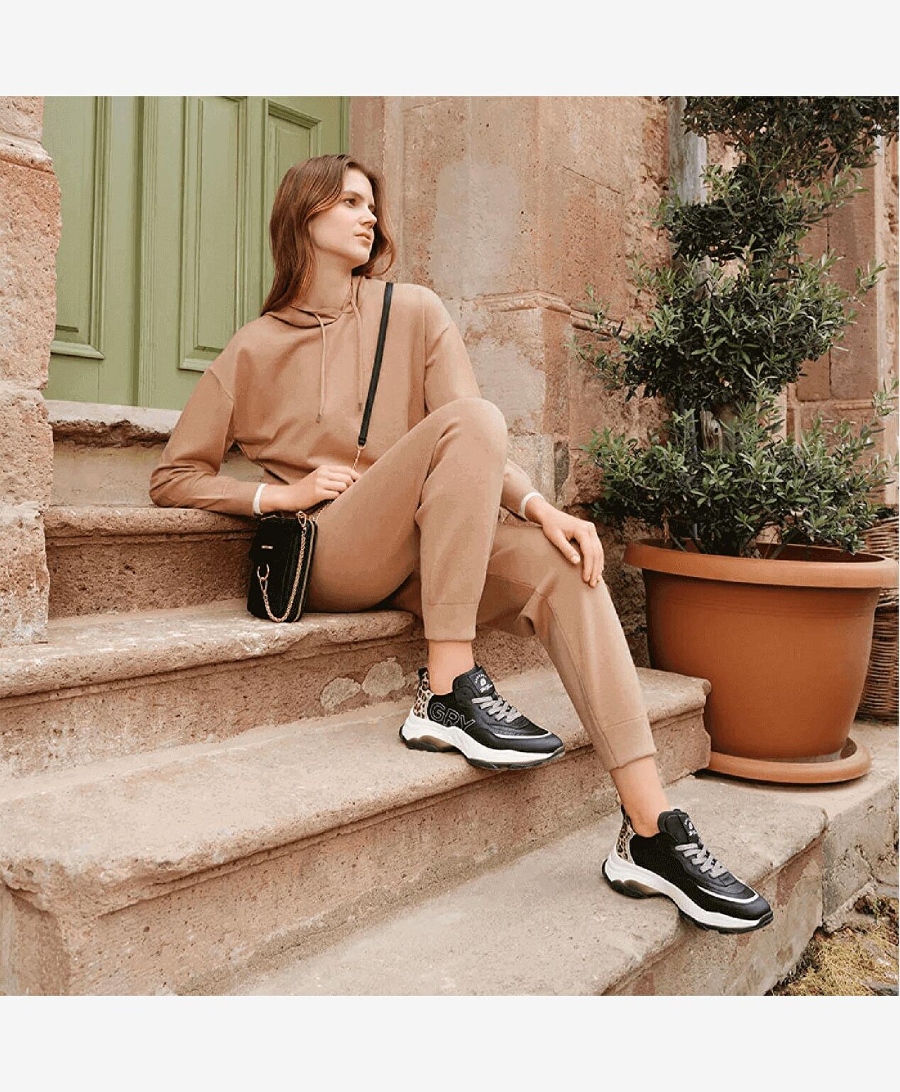 Kadın Siyah Mıknatıslı Çapraz Çanta - 2