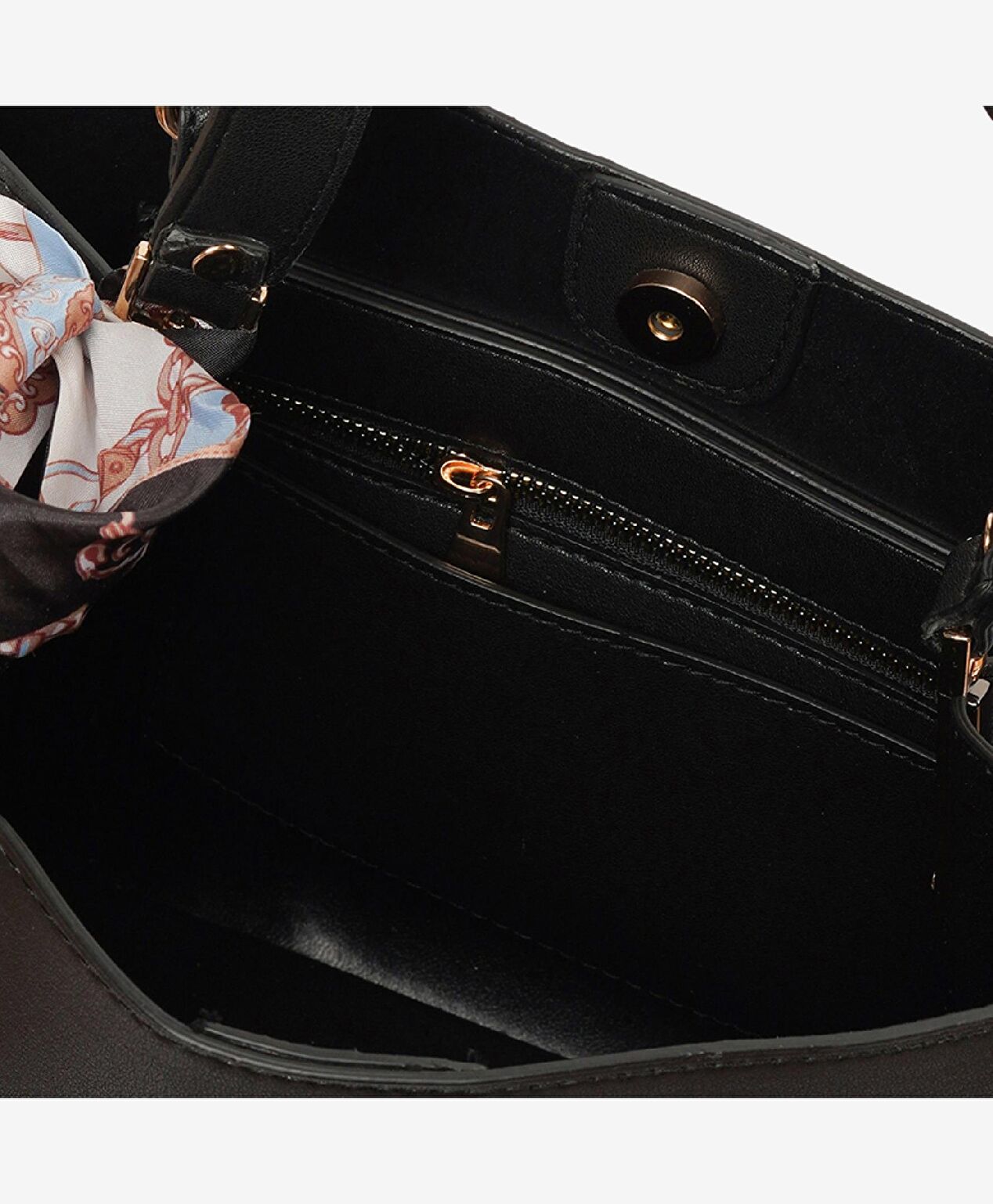 Kadın Siyah Mıknatıslı Kol Çantası - 5