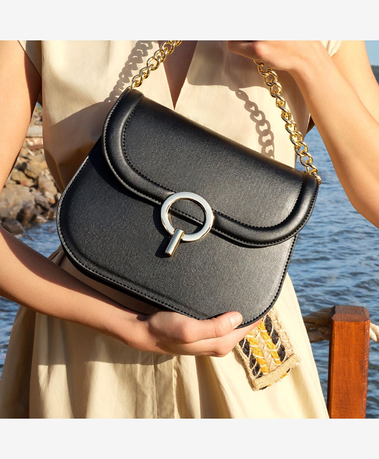 Kadın Siyah Tokalı Kol Çantası - 2