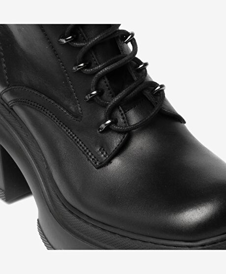 Kadın Siyah Hakiki Deri Topuklu Bot