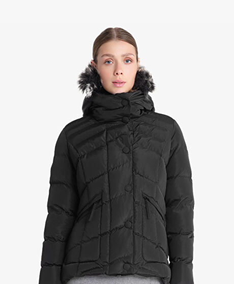 Kadın Siyah Suya Dayanıklı Kaz Tüyü Mont