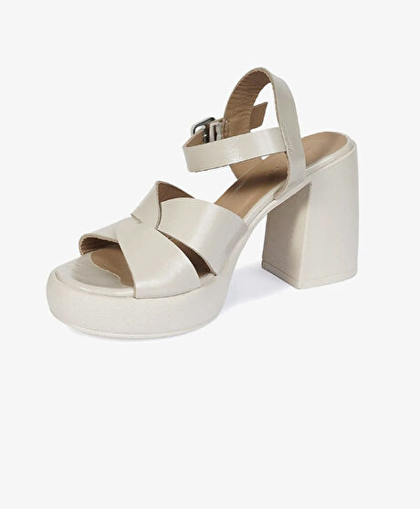 Kadın Bej Rugan Hakiki Deri Sandalet