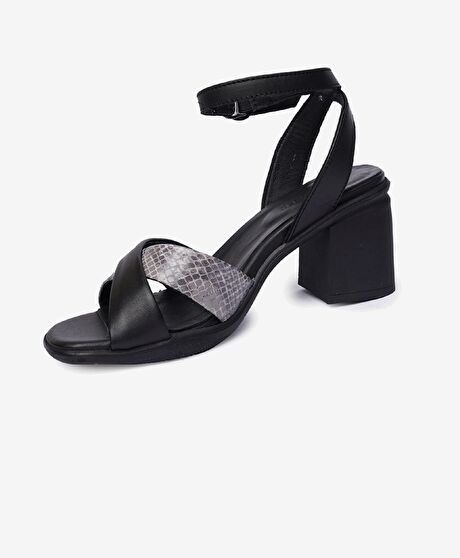 Kadın Siyah Hakiki Deri Topuklu Sandalet