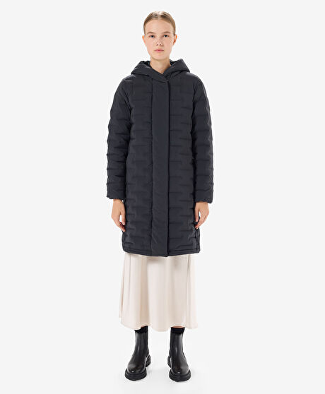 Kadın Siyah Suya Dayanıklı Kaz Tüyü Mont