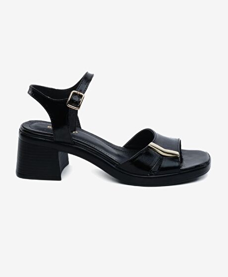 Kadın Siyah Rugan Hakiki Deri Topuklu Sandalet