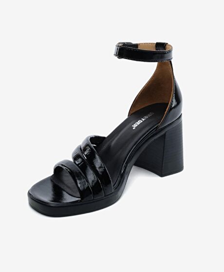 Kadın Siyah Rugan Hakiki Deri Topuklu Sandalet