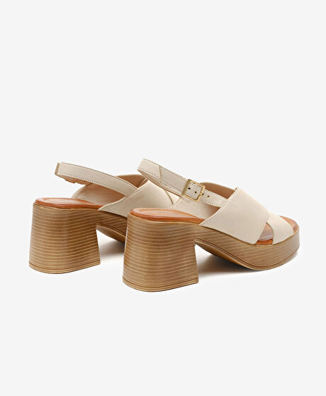 Kadın Kirli Beyaz Hakiki Deri Topuklu Sandalet