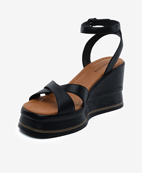 Kadın Siyah Hakiki Deri Topuklu Sandalet