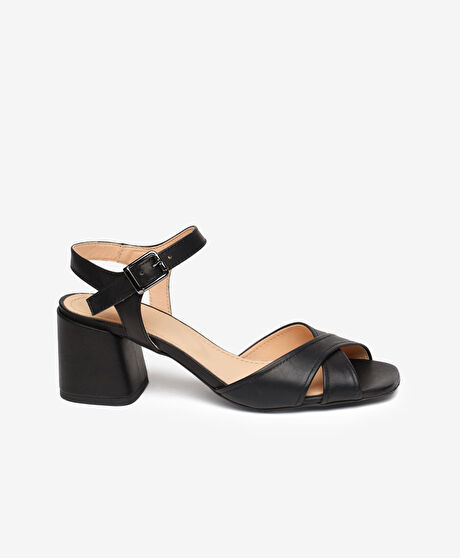 Kadın Siyah Hakiki Deri Topuklu Sandalet