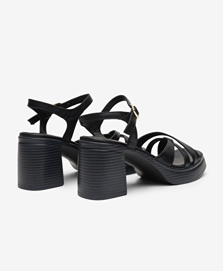 Kadın Siyah Hakiki Deri Topuklu Sandalet
