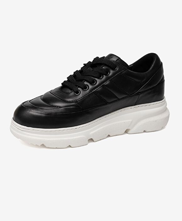 Kadın Siyah Hakiki Deri Spor Ayakkabı