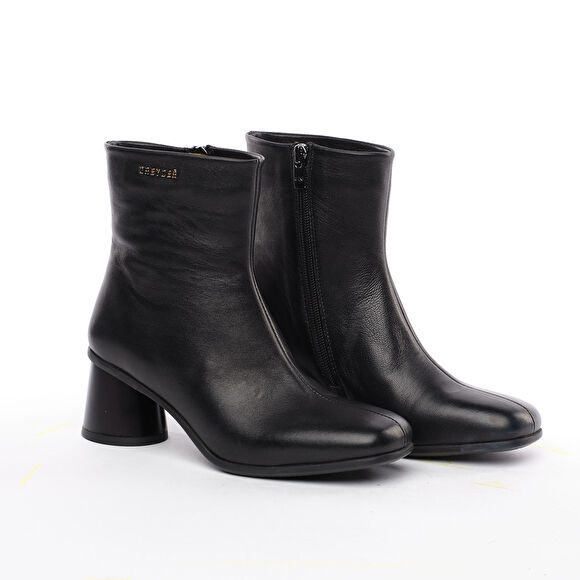 Kadın Siyah Hakiki Deri Bot