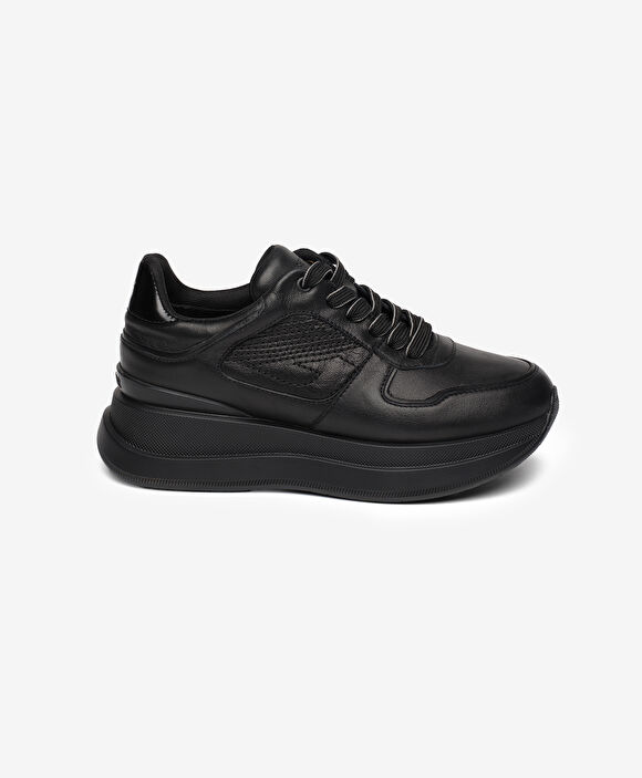 Kadın Siyah Hakiki Deri Spor Ayakkabı