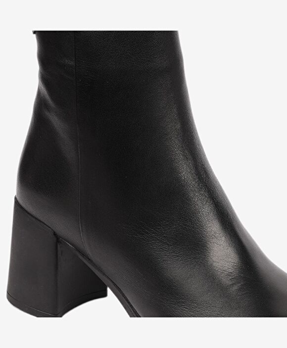 Kadın Siyah Hakiki Deri Topuklu Bot