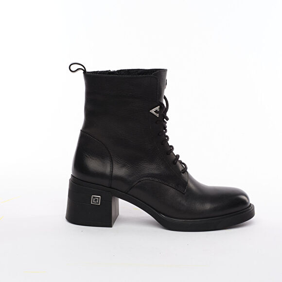 Kadın Siyah Hakiki Deri Topuklu Bot