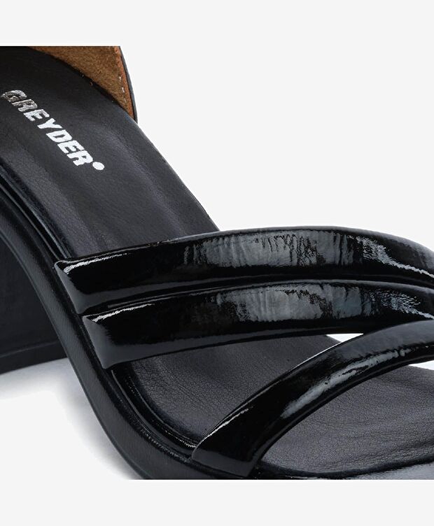 Kadın Siyah Rugan Hakiki Deri Topuklu Sandalet - 5